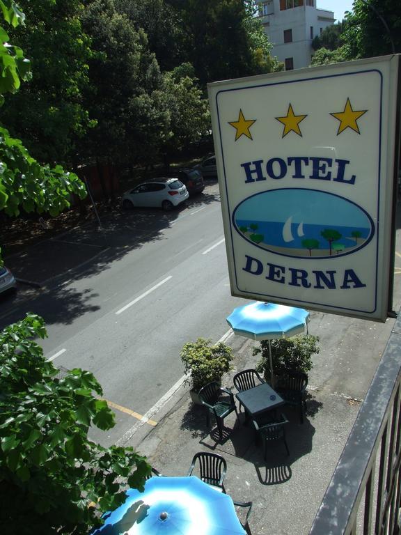 Hotel Derna Viareggio Exterior photo